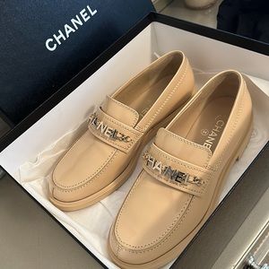 Chanel Loafers in Shiny Calfskin Beige.